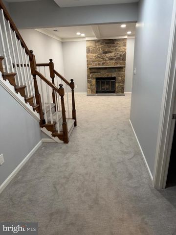 8017 RISING RIDGE RD, Bethesda, MD 20817