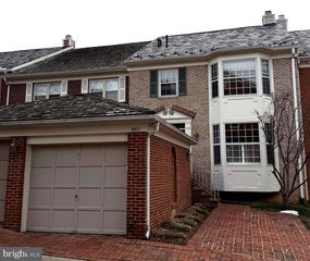 8017 RISING RIDGE RD, Bethesda, MD 20817