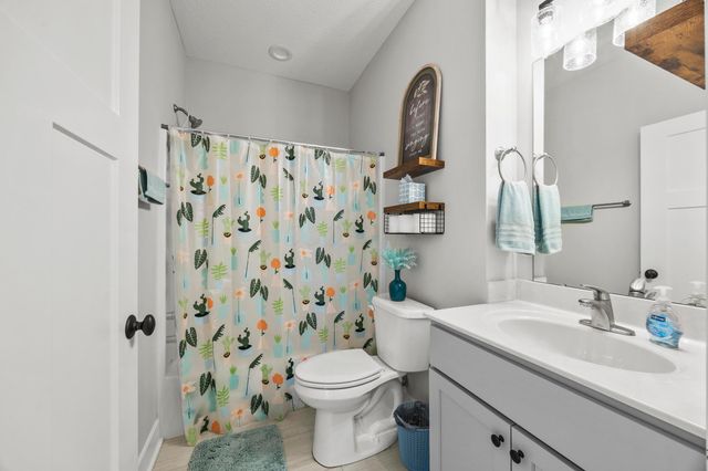 313 Middleburn Street, Johnstown, OH 43031
