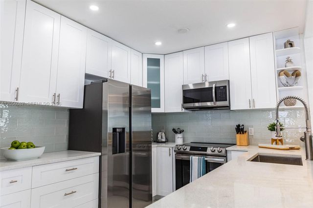935 NE 164th Street, North Miami Beach, FL 33162