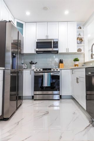 935 NE 164th Street, North Miami Beach, FL 33162