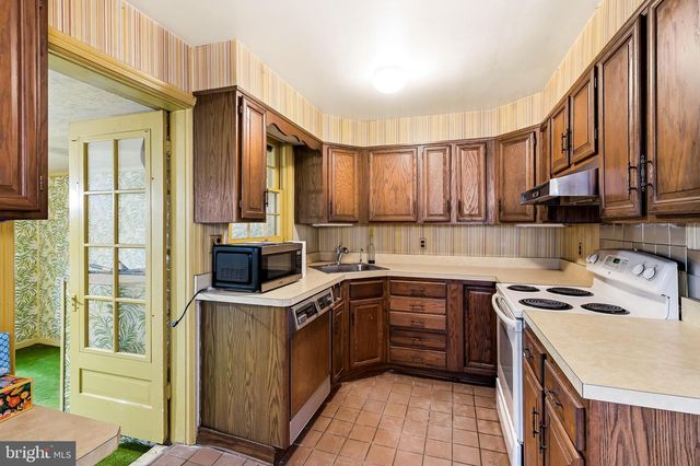 3737 SYLVAN DR, Gwynn Oak, MD 21207