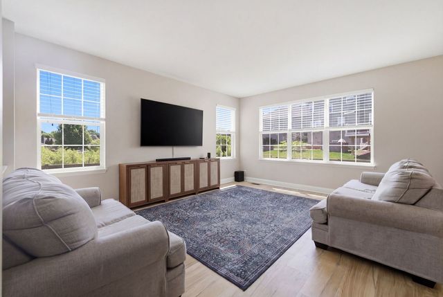 803 W Courtland Street, Mundelein, IL 60060