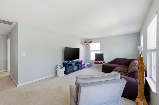 803 W Courtland Street, Mundelein, IL 60060