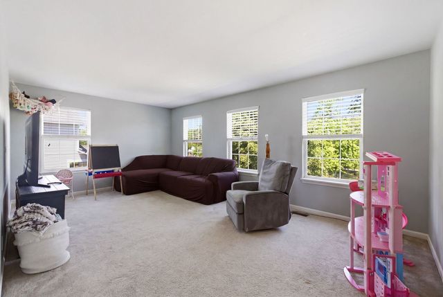 803 W Courtland Street, Mundelein, IL 60060