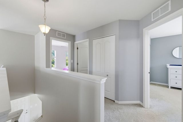 803 W Courtland Street, Mundelein, IL 60060