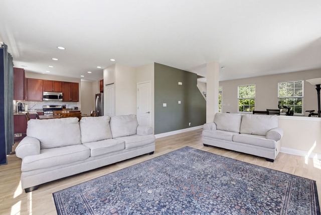 803 W Courtland Street, Mundelein, IL 60060