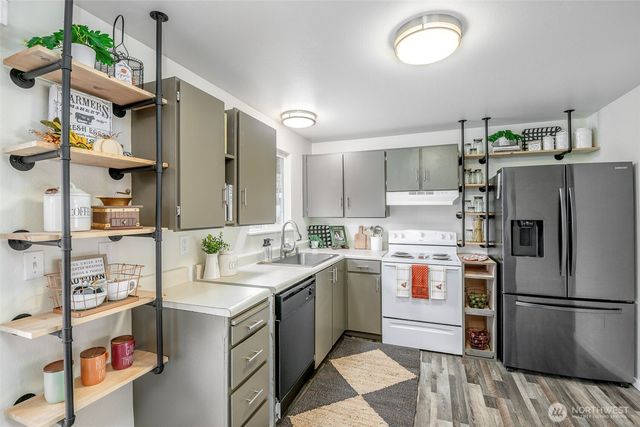 5609 5611 104th Street E, Puyallup, WA 98373