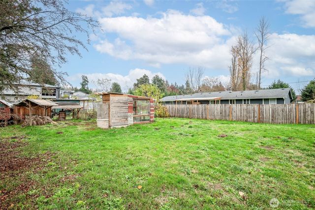 5609 5611 104th Street E, Puyallup, WA 98373