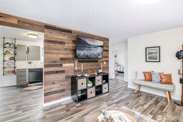 5609 5611 104th Street E, Puyallup, WA 98373