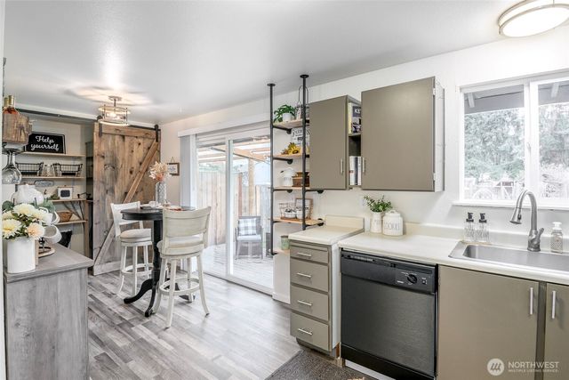 5609 5611 104th Street E, Puyallup, WA 98373