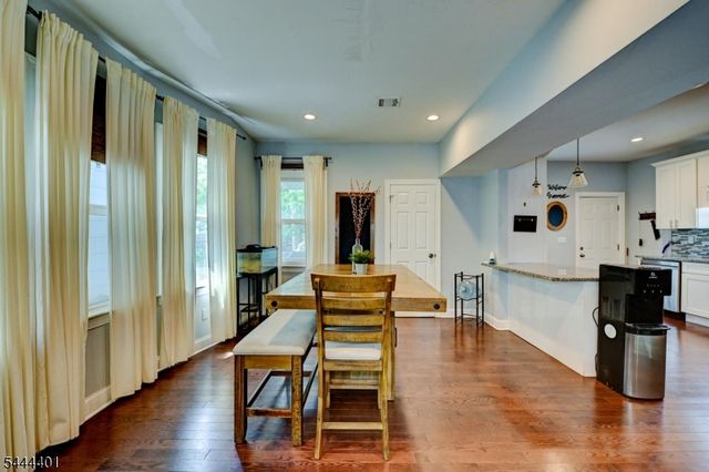 135 Sanford St, East Orange City, NJ 07018