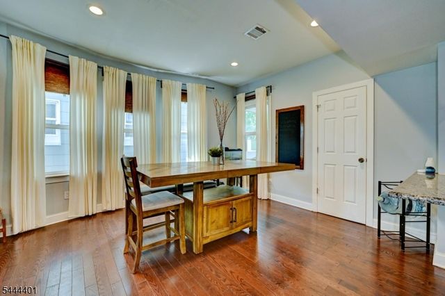 135 Sanford St, East Orange City, NJ 07018