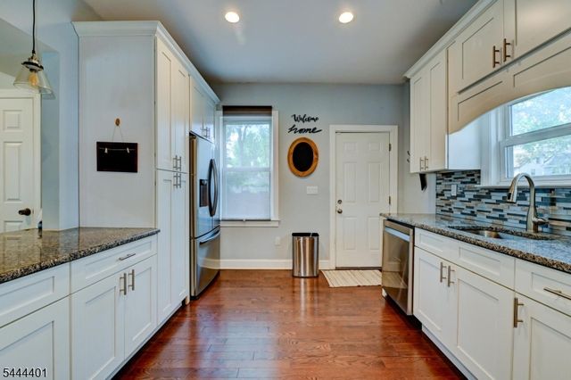 135 Sanford St, East Orange City, NJ 07018