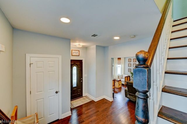 135 Sanford St, East Orange City, NJ 07018