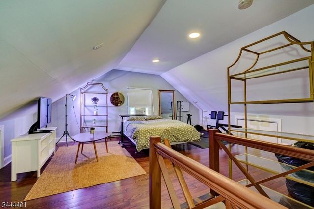 135 Sanford St, East Orange City, NJ 07018