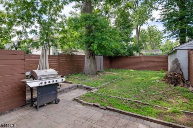 135 Sanford St, East Orange City, NJ 07018