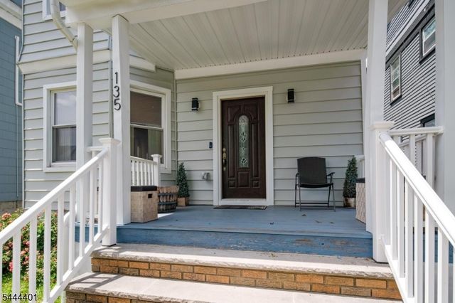 135 Sanford St, East Orange City, NJ 07018