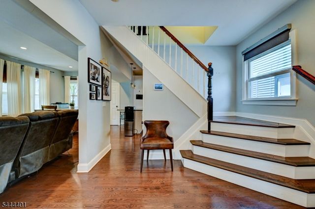 135 Sanford St, East Orange City, NJ 07018