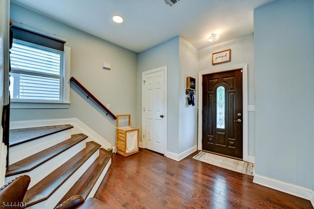 135 Sanford St, East Orange City, NJ 07018
