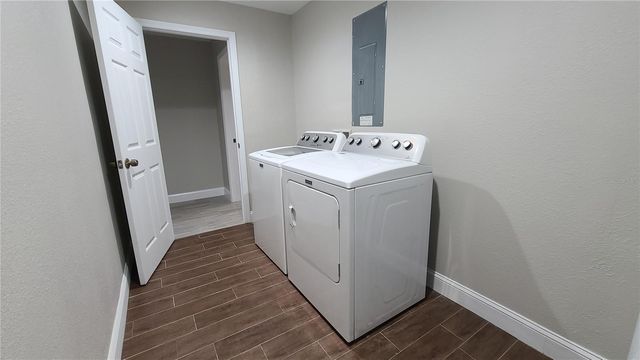 1718 CARDINAL DR, Clearwater, FL 33759