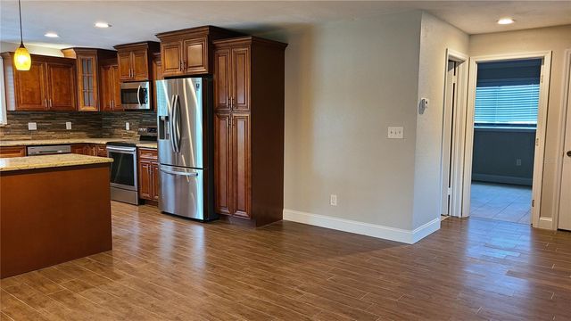 1718 CARDINAL DR, Clearwater, FL 33759