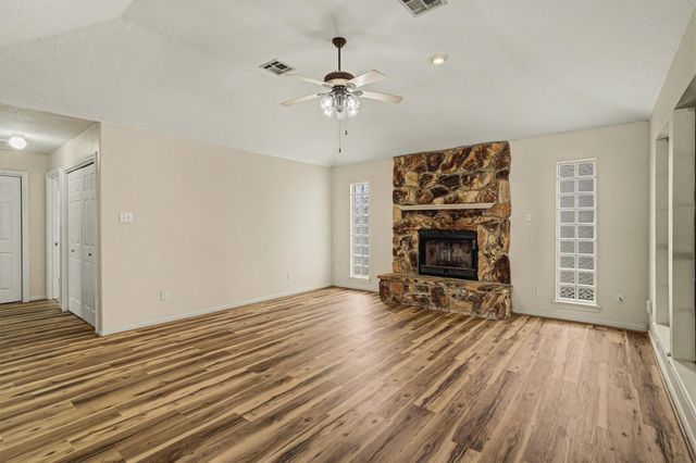 4 S Flamingo Street, La Marque, TX 77568