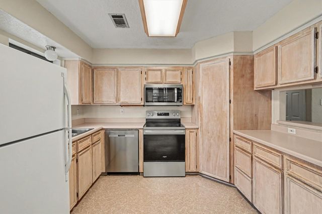 4 S Flamingo Street, La Marque, TX 77568