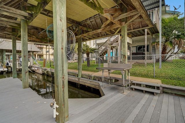 4 S Flamingo Street, La Marque, TX 77568