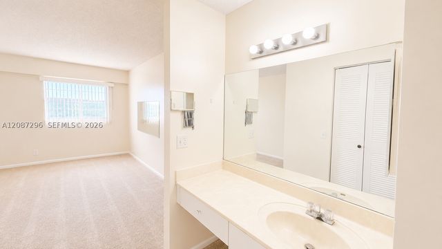 12900 SW 13th St 413E, Pembroke Pines, FL 33027