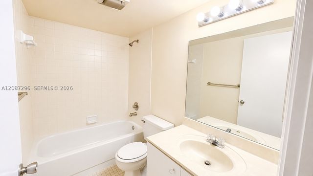 12900 SW 13th St 413E, Pembroke Pines, FL 33027