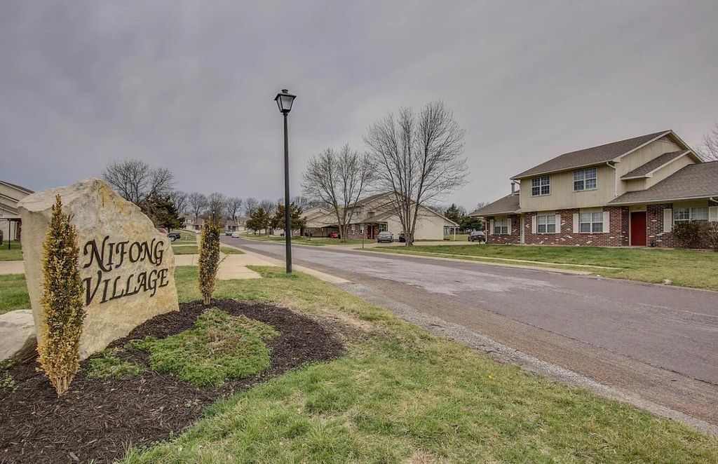 1702 TELLURIDE LN, Columbia, MO 65201