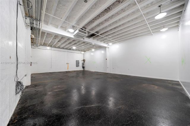 2585 NW 21st Ter, Miami, FL 33142