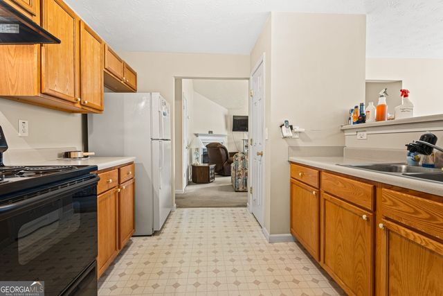 416 Underwood Court, Locust Grove, GA 30248