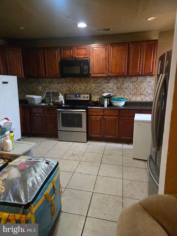 7241 GRAYS AVE, Philadelphia, PA 19142