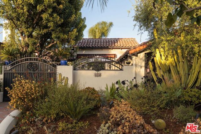 542 N Detroit Street, Los Angeles, CA 90036