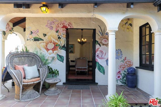 542 N Detroit Street, Los Angeles, CA 90036