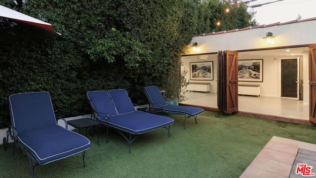 542 N Detroit Street, Los Angeles, CA 90036