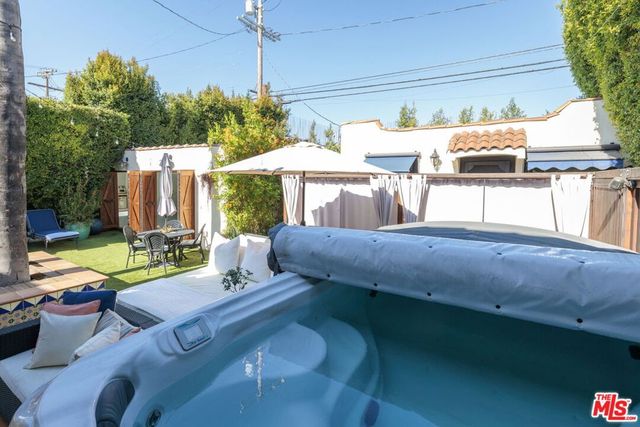 542 N Detroit Street, Los Angeles, CA 90036
