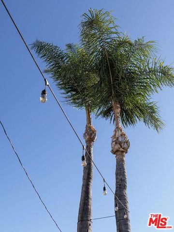 542 N Detroit Street, Los Angeles, CA 90036