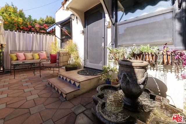 542 N Detroit Street, Los Angeles, CA 90036