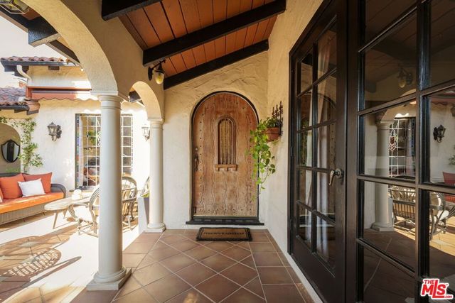 542 N Detroit Street, Los Angeles, CA 90036