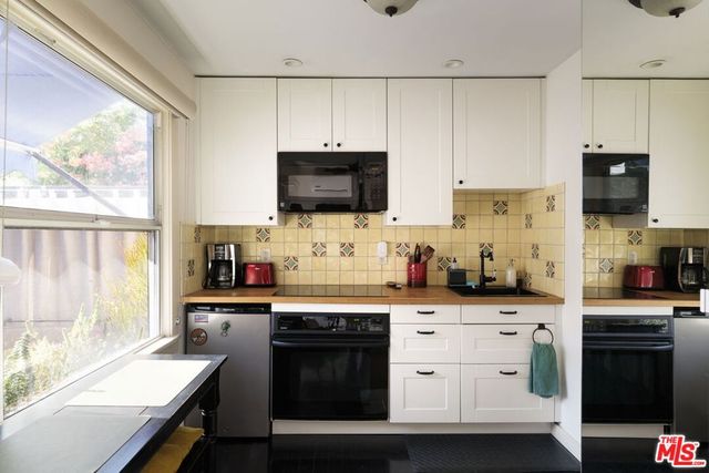 542 N Detroit Street, Los Angeles, CA 90036