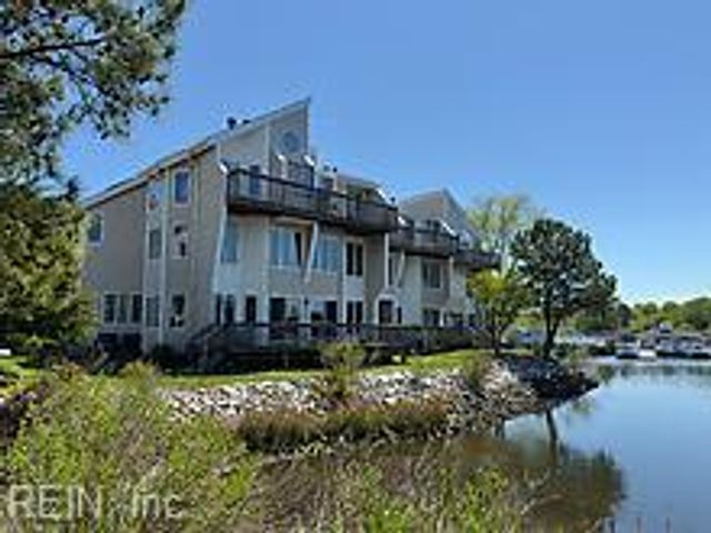 100 Pinewood Rd Apt 226, Virginia Beach, VA 23451