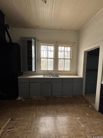 204 Piedmont, San Antonio, TX 78203