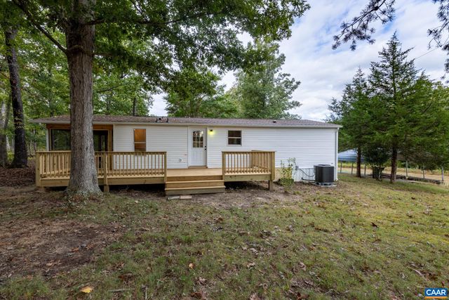 1103 LASLEY LN, Louisa, VA 23093