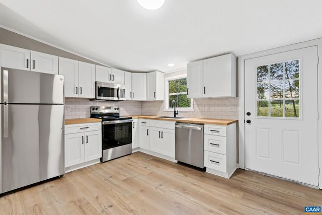 1103 LASLEY LN, Louisa, VA 23093