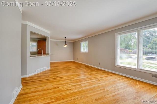 3014 Sylvan Drive, Royal Oak, MI 48073