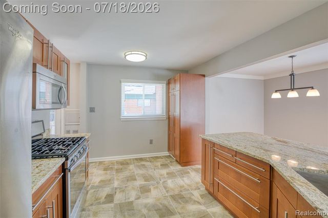 3014 Sylvan Drive, Royal Oak, MI 48073