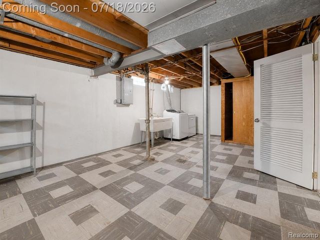 3014 Sylvan Drive, Royal Oak, MI 48073